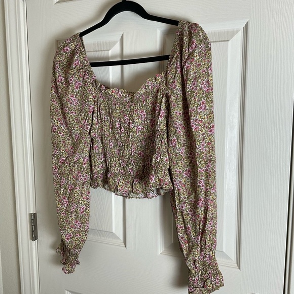 H&M Ditzy Floral Prairie Smocked Women's Top size small - Picture 8 of 10